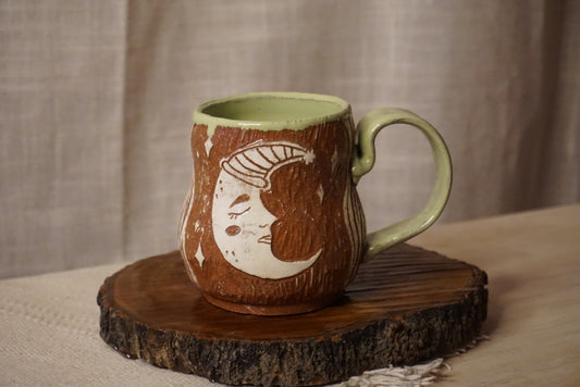 Sleepy moon mug